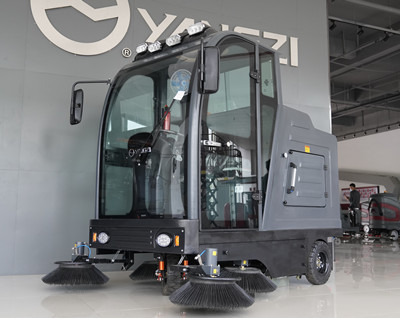 電動(dòng)掃地車 電動(dòng)掃地車
